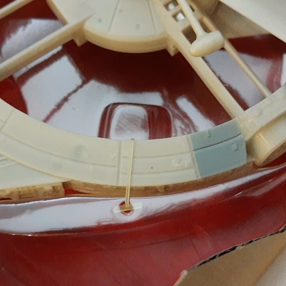 Star Wars Air Hogs RC Millennium Falcon OPEN BOX, BOX DAMAGE - Picture 10 of 15